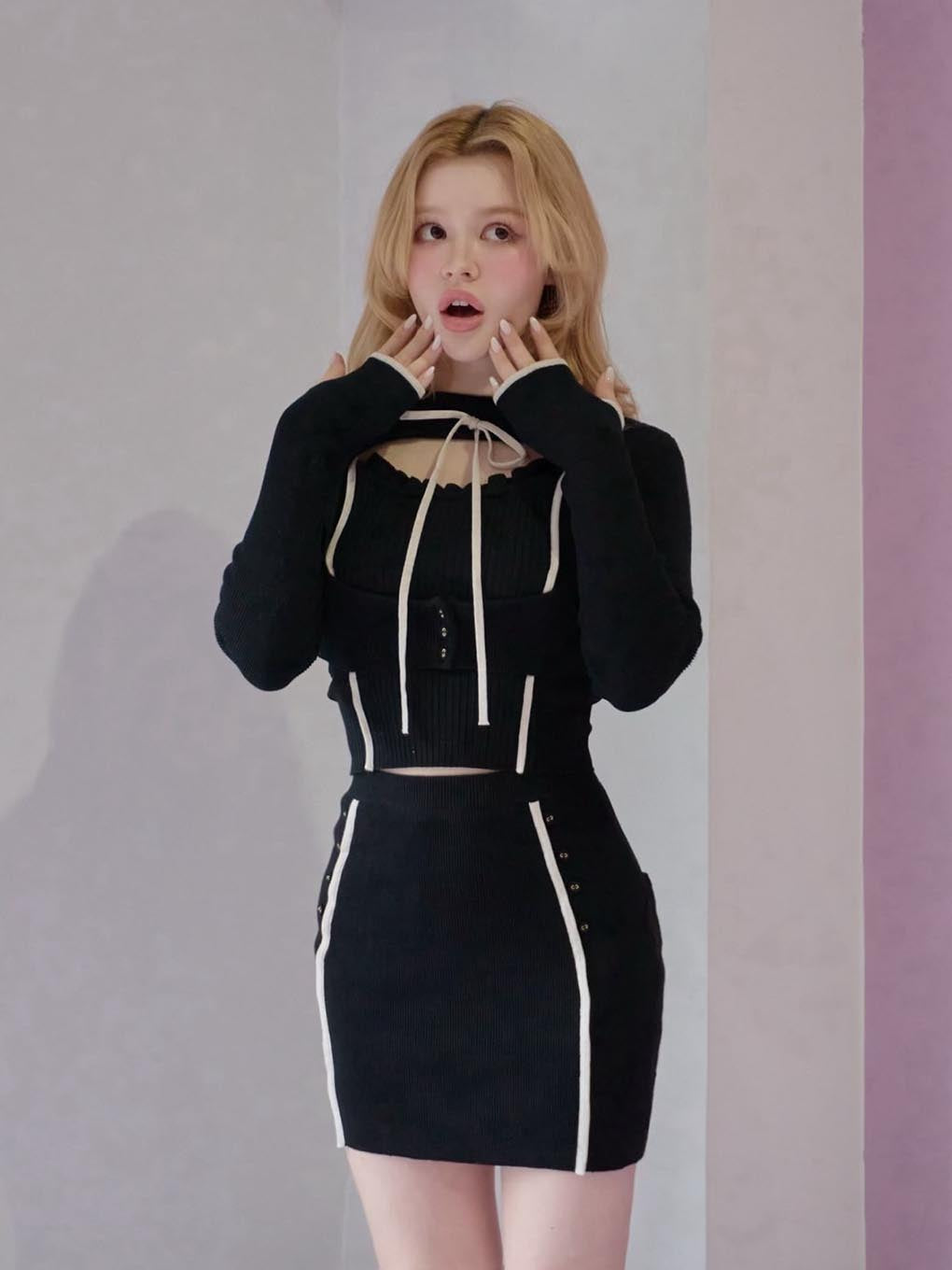 Emily knit mini skirt