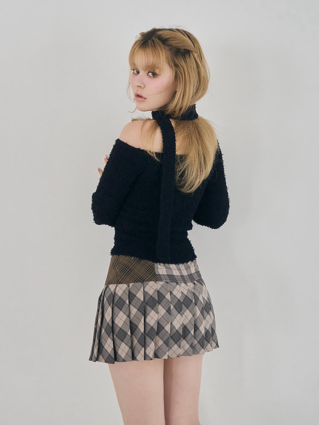 Lou offshoulder knit tops