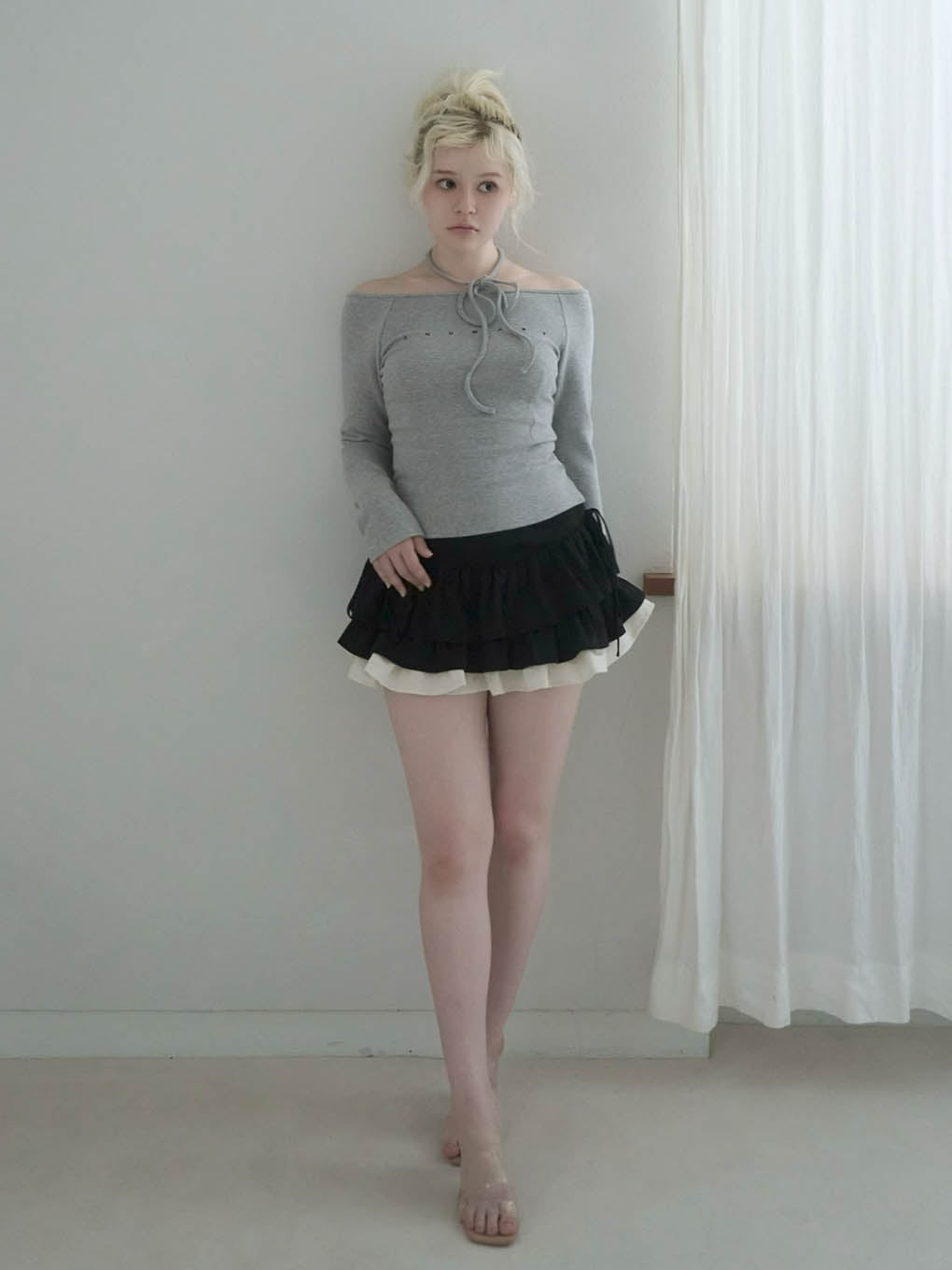 Mary logo choker tops