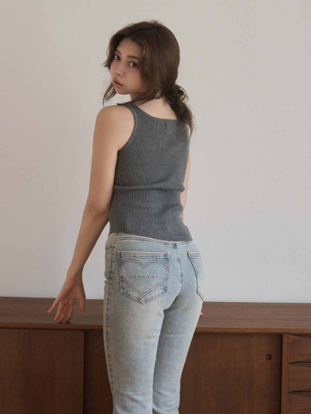 Mary logo tank
