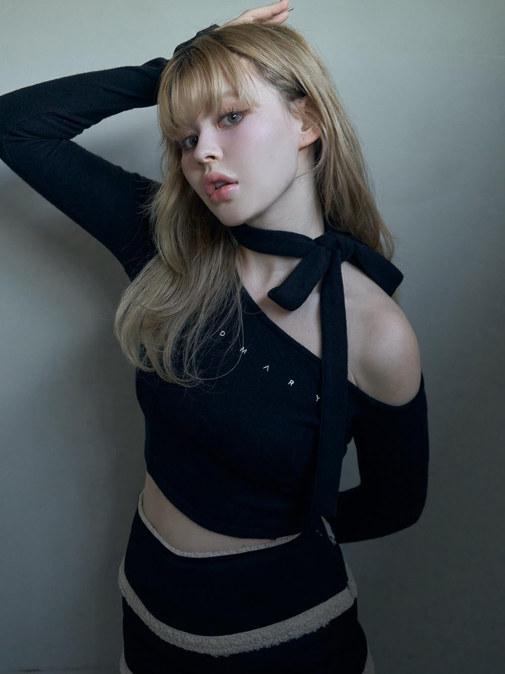 Nana ribbon oneshoulder tops