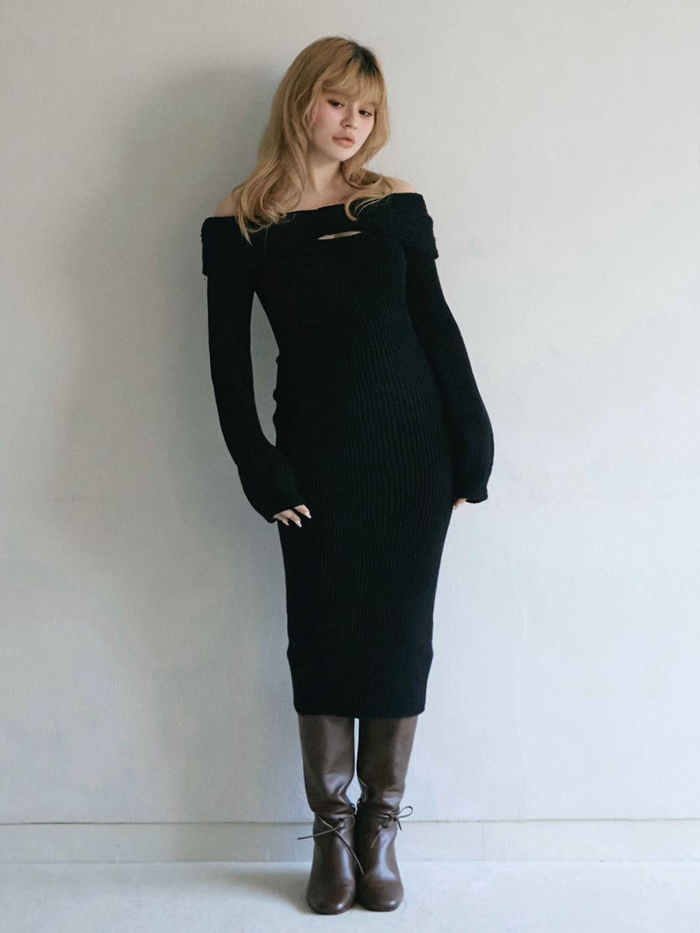 Amanda offshoulder knit dress
