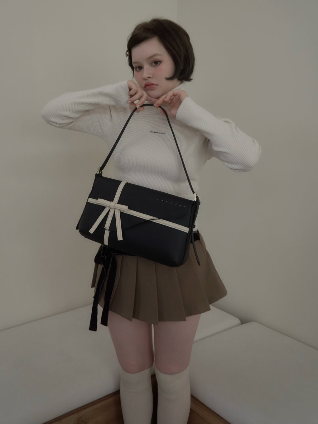Valentine ribbon leather bag