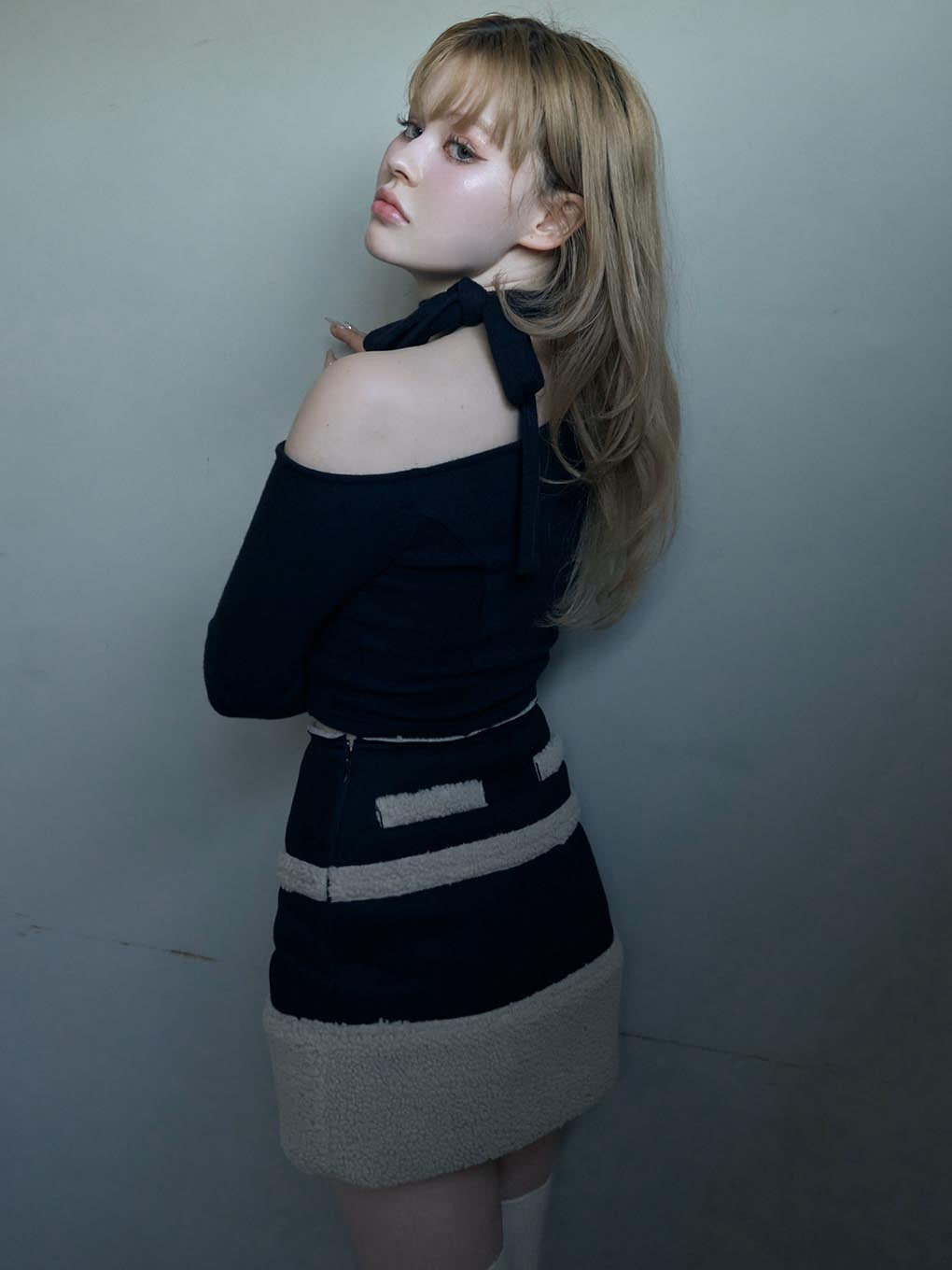 Nana ribbon oneshoulder tops