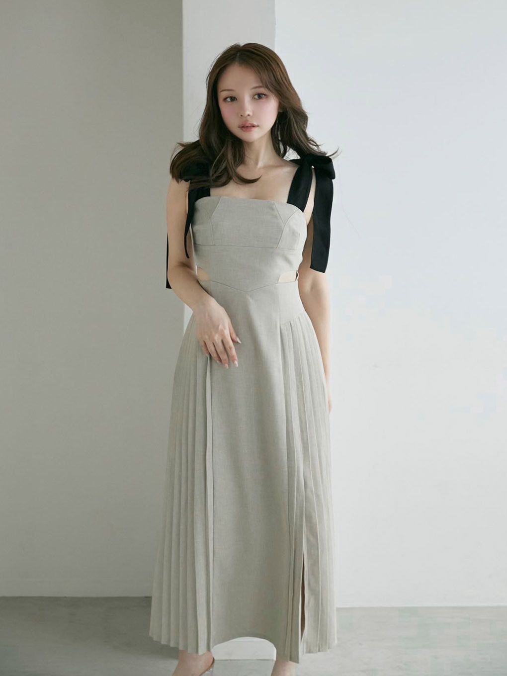 Ann ribbon pleats dress