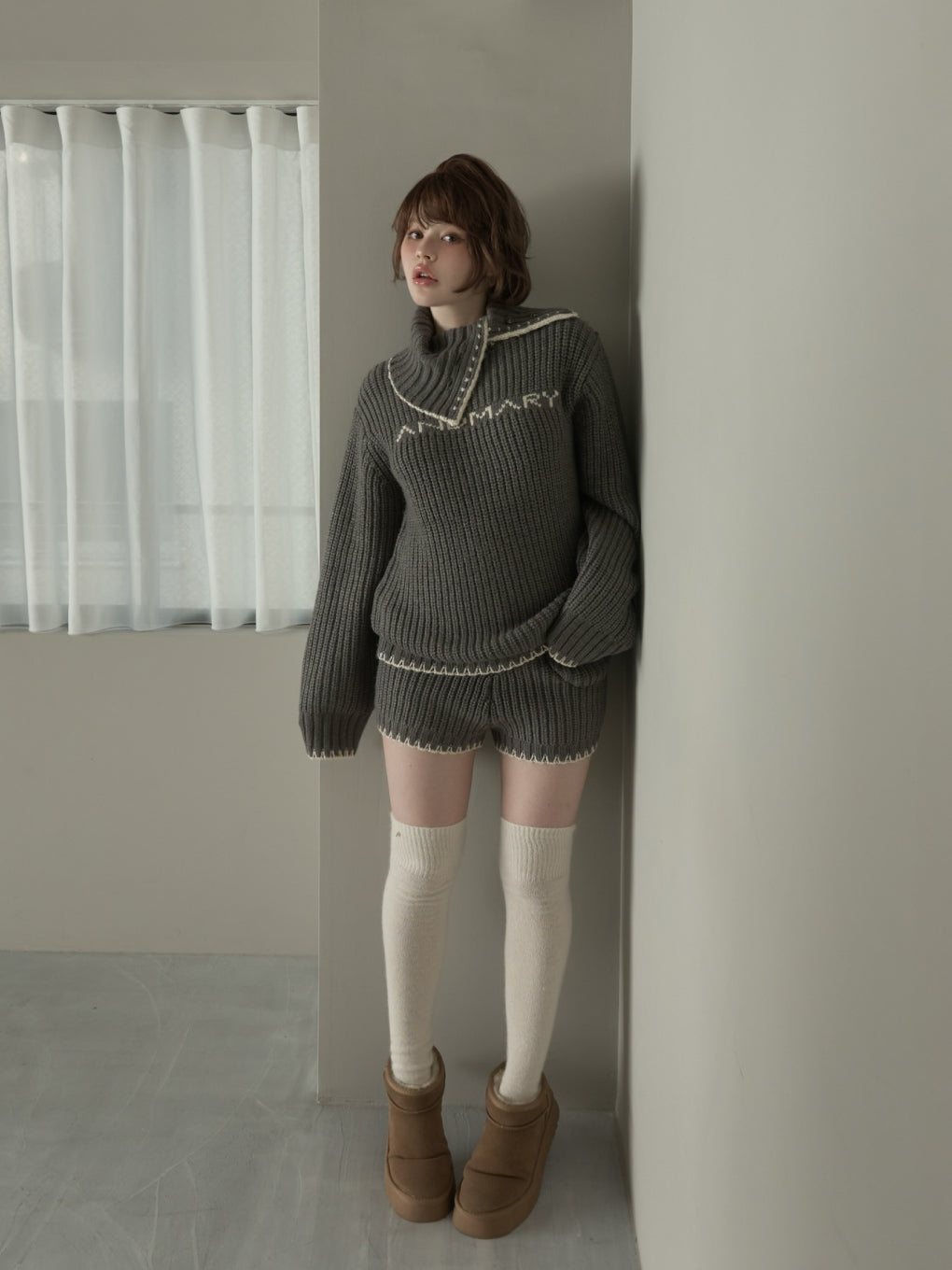 Mary logo loose set up