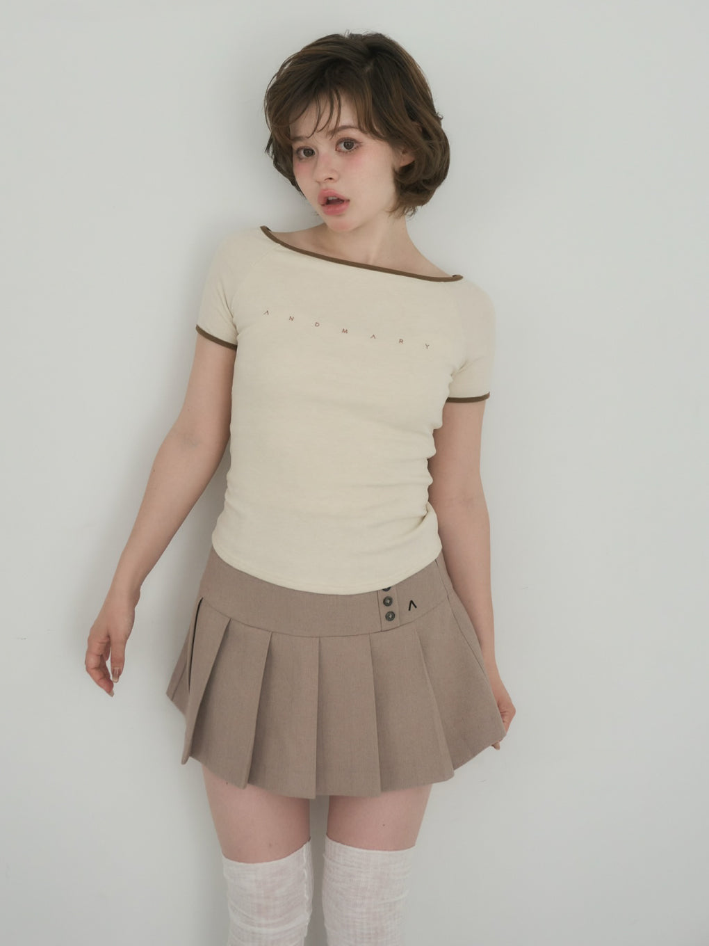 Mary logo piping tops