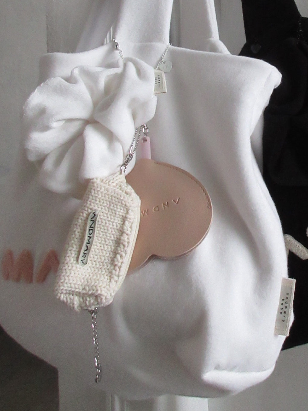 Whip cable charm set