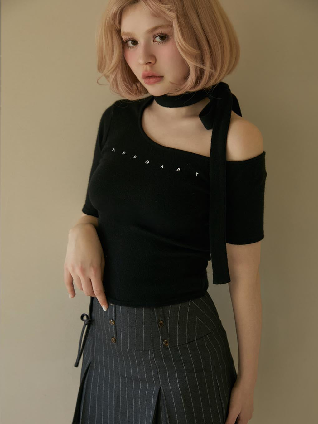 Nana ribbon oneshoulder tops