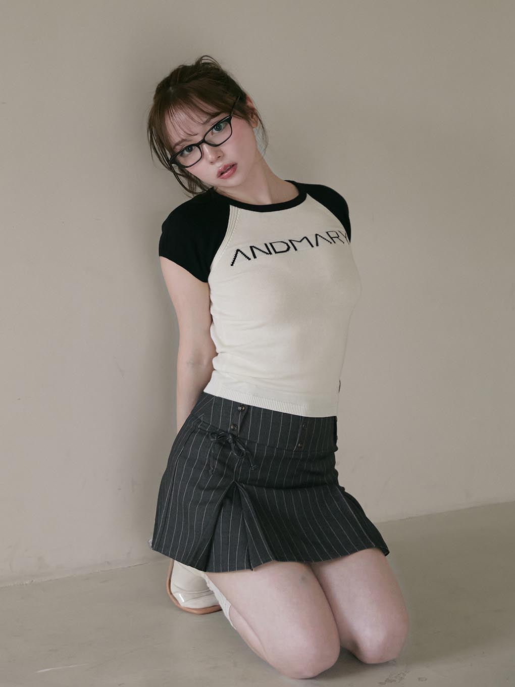 Mary logo knit tops