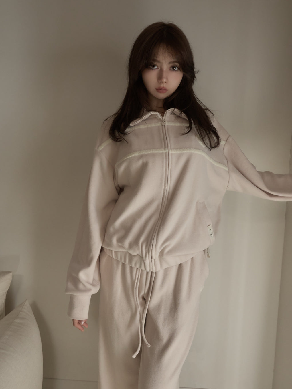 Milky pile heart zip tops