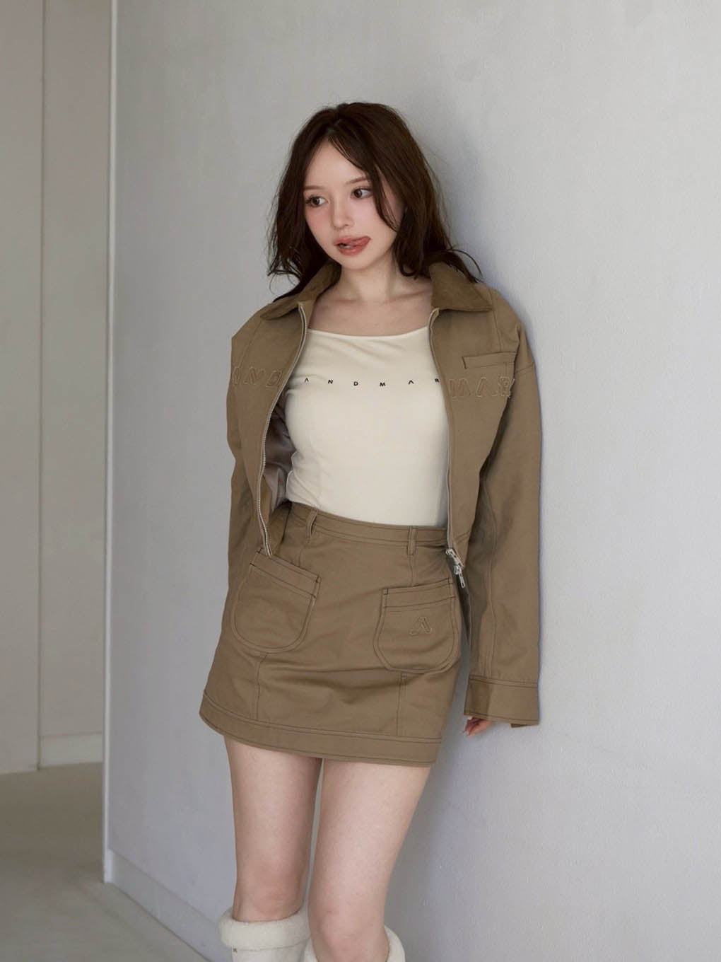 Mary logo choker tops