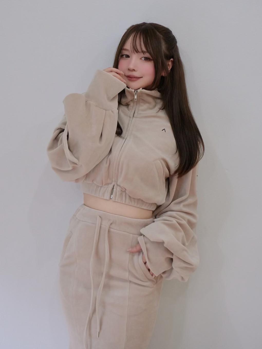 Nora pocket zip tops