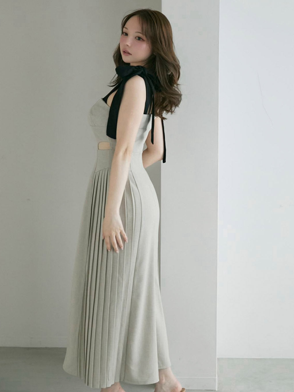 Ann ribbon pleats dress