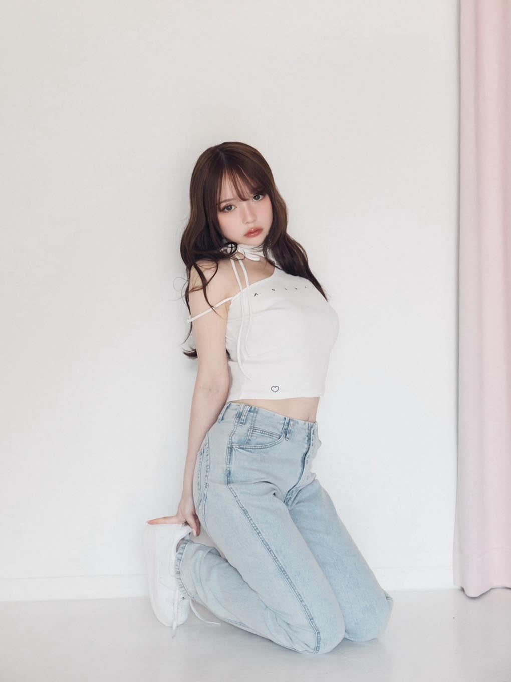 Claire choker tops