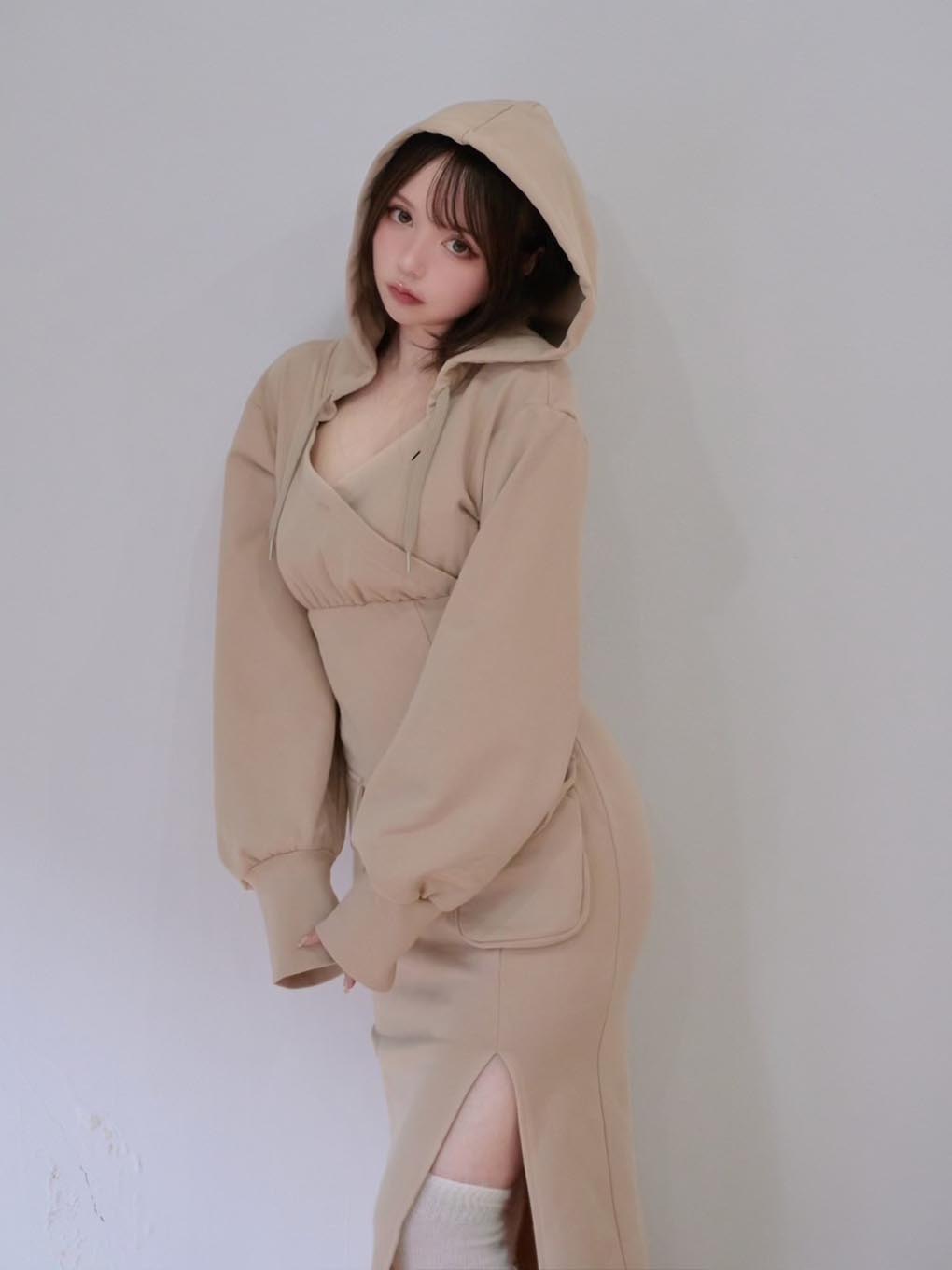 Ami pocket slit dress