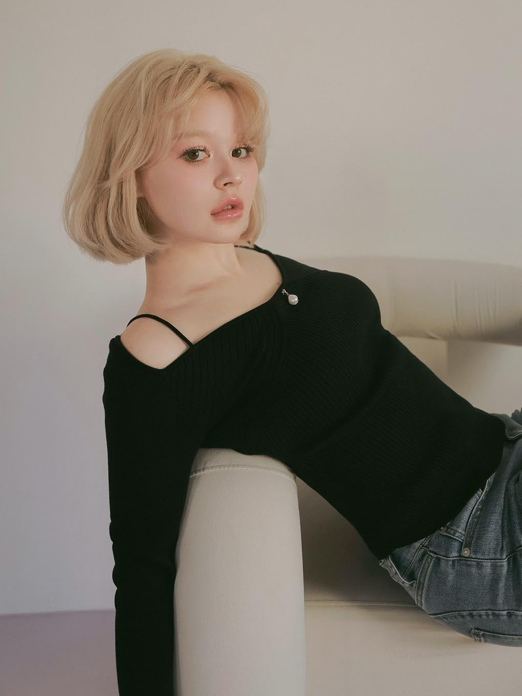 Tear knit tops