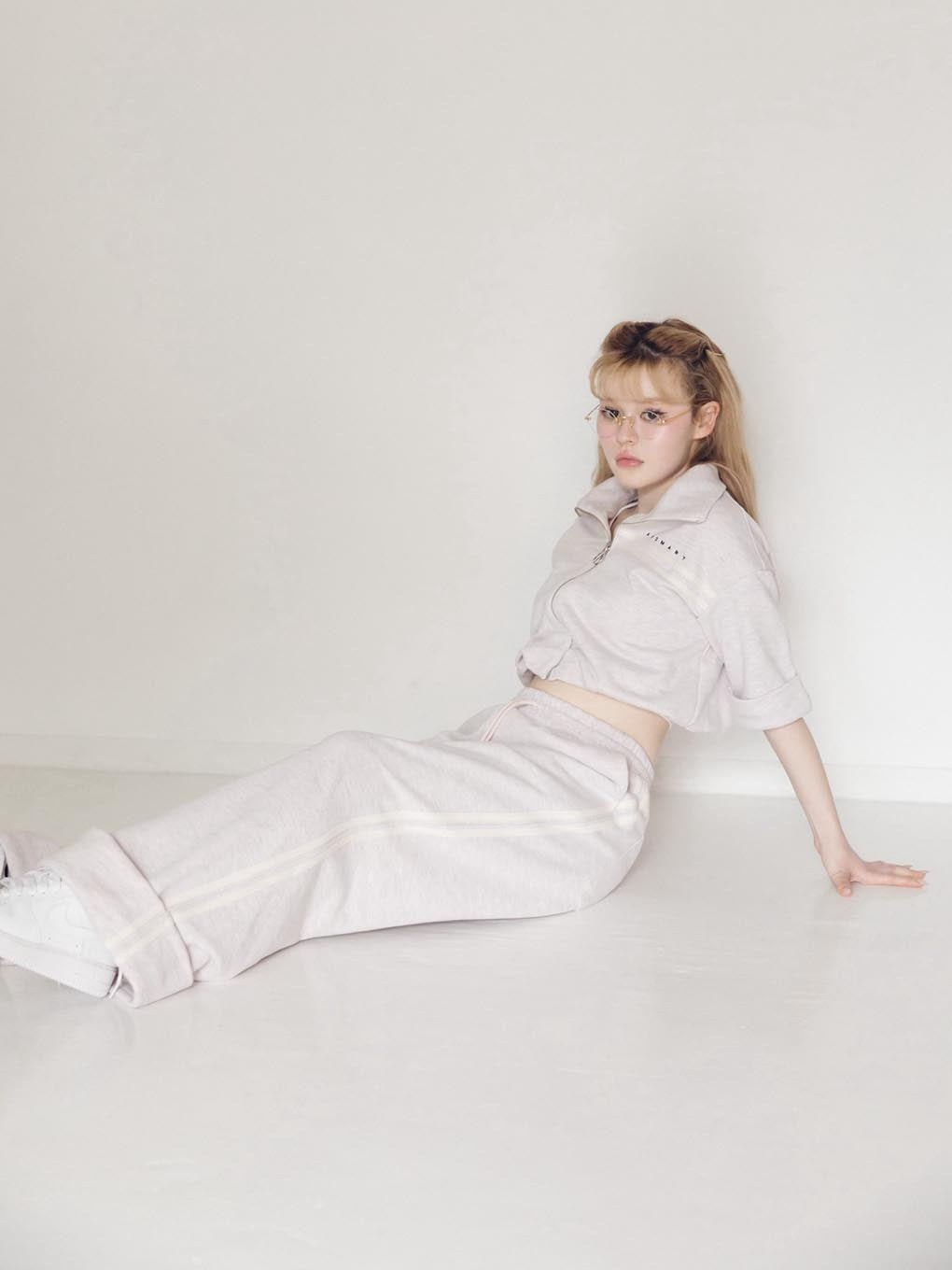 Ami line loose pants