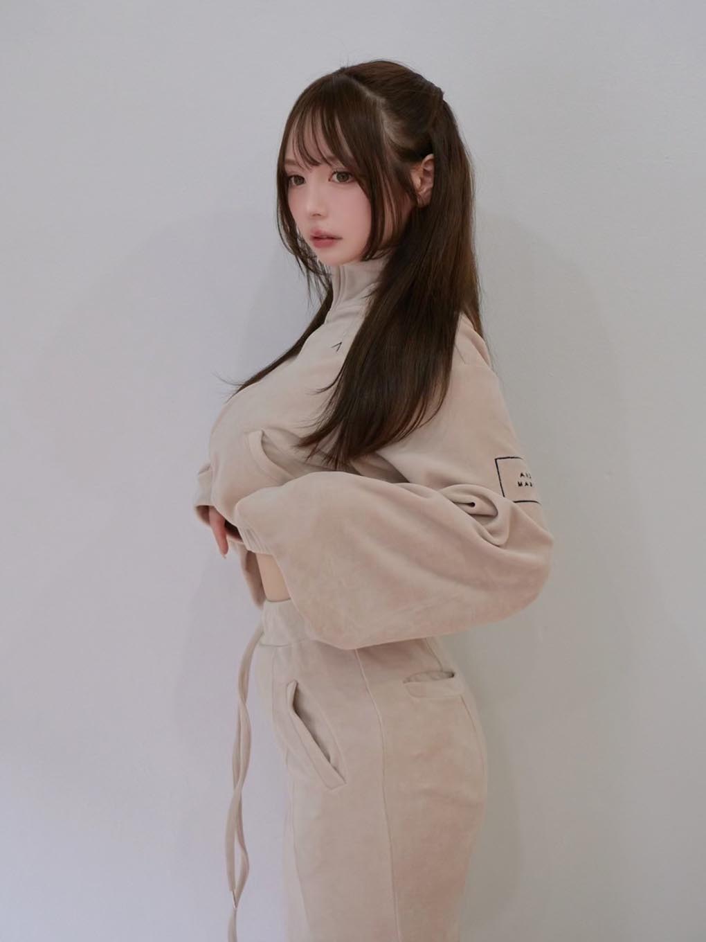 Nora pocket zip tops