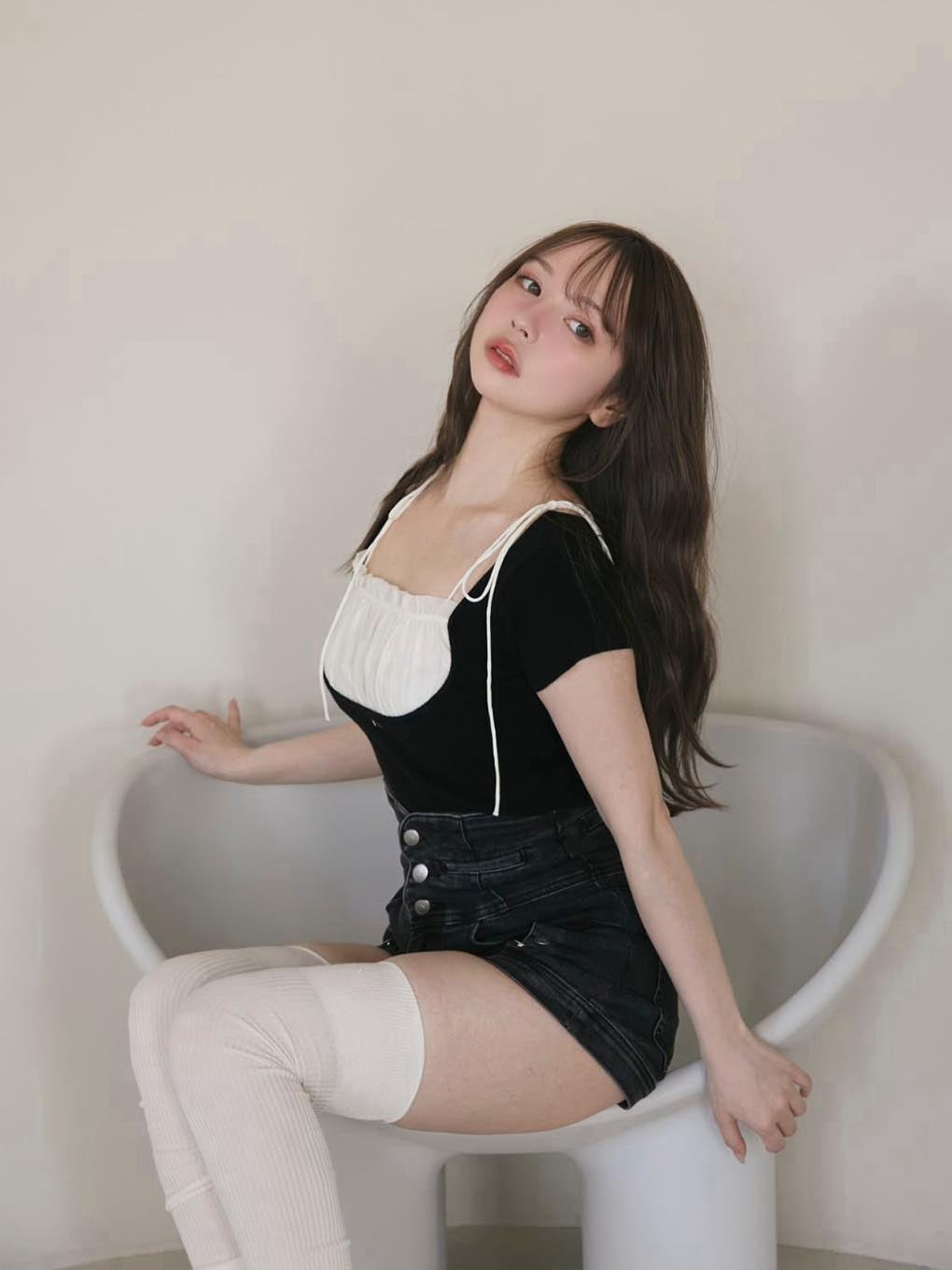 Mew frill tops
