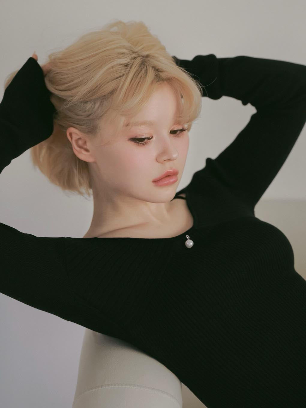 Tear knit tops