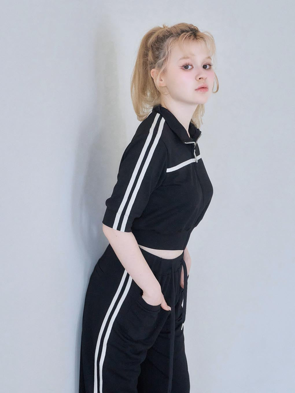 Eve line loose pants