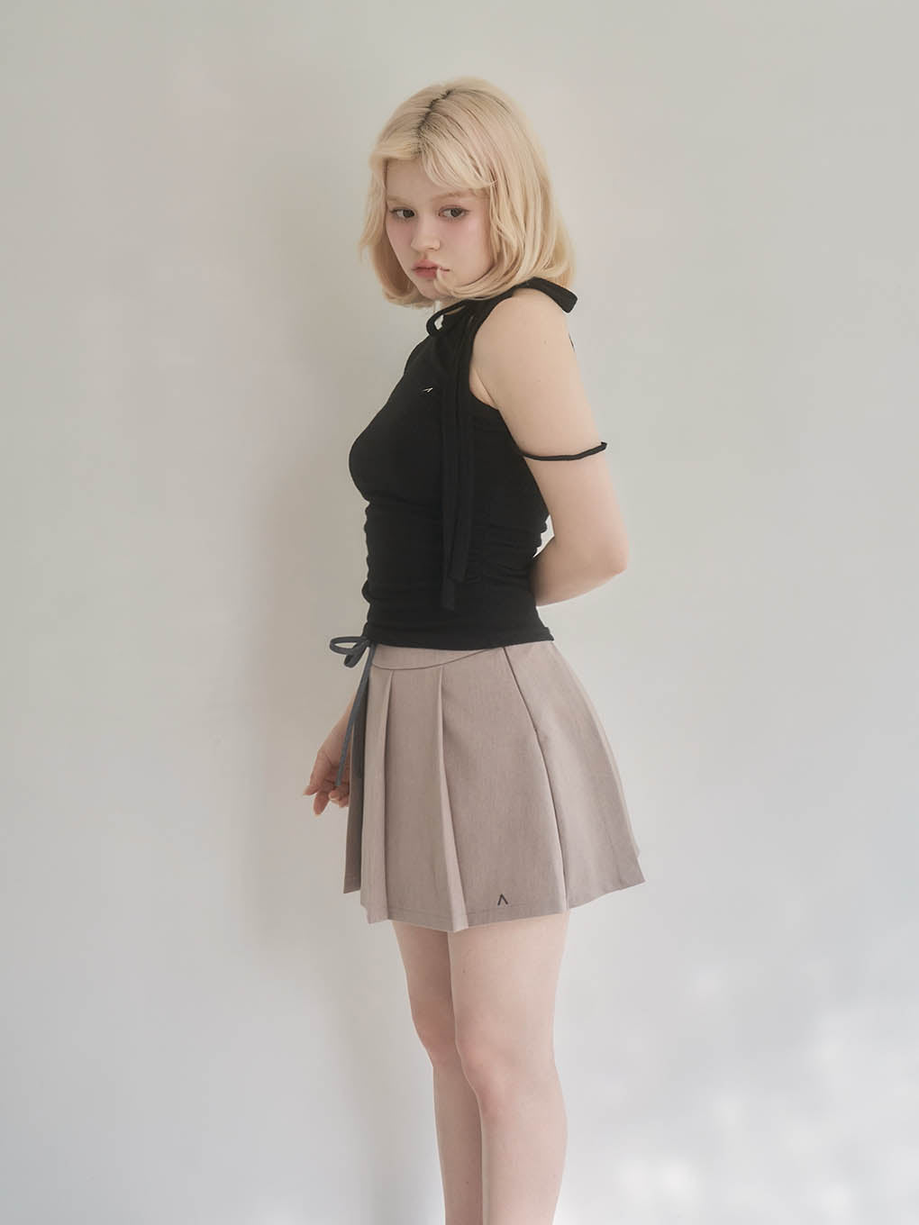 Rain pleats mini skirt