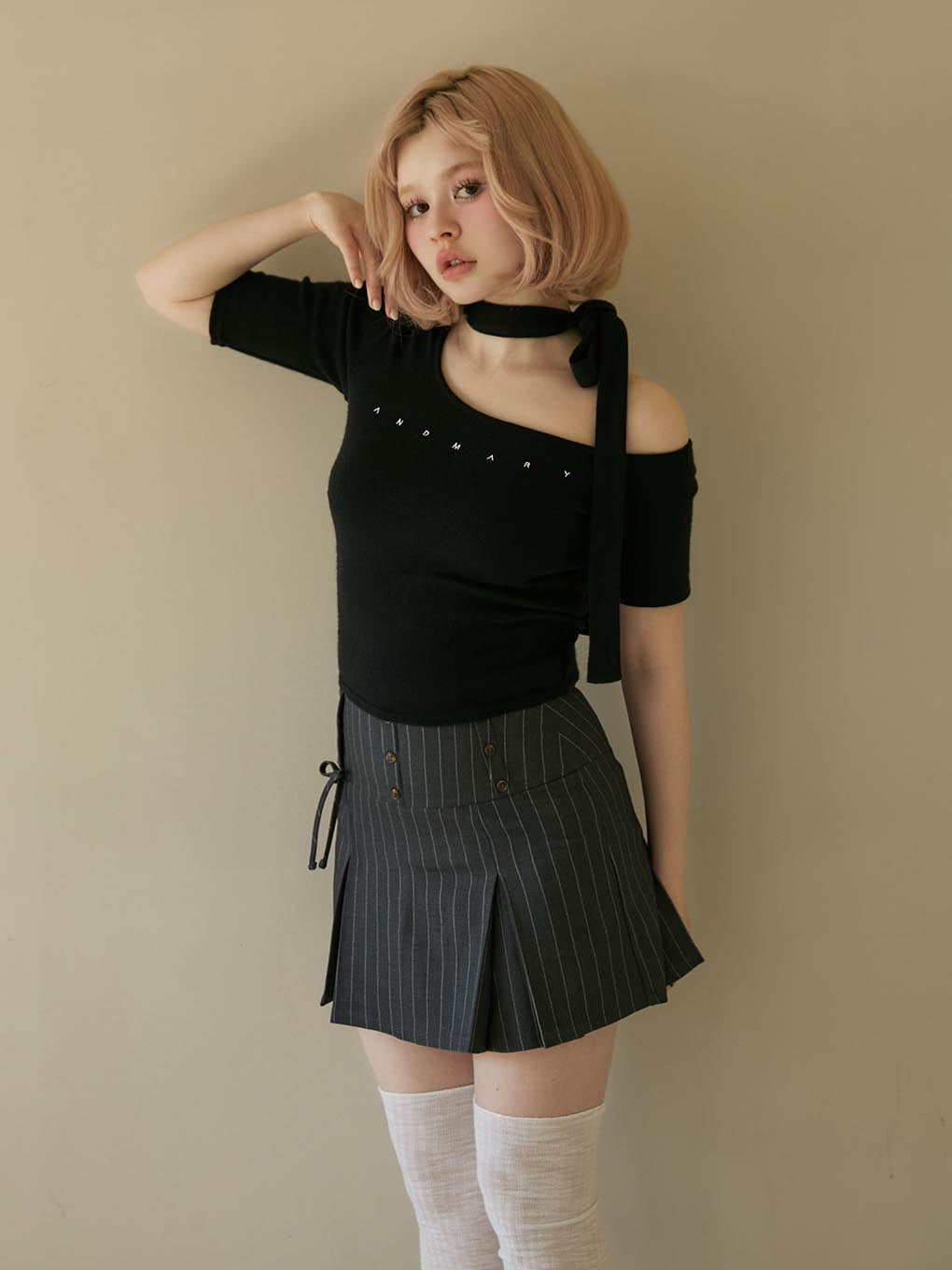 Nana ribbon oneshoulder tops