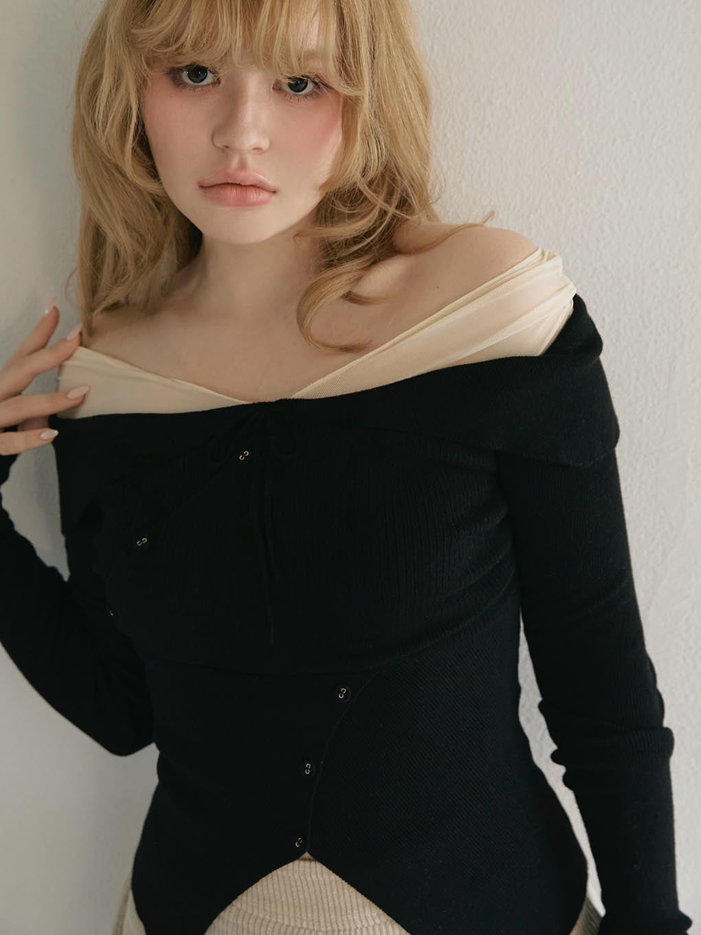 Lazy tulle knit tops