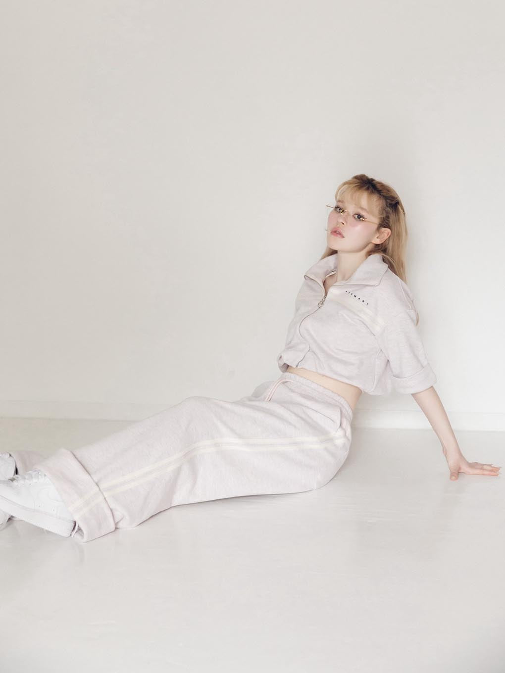 Ami line loose pants