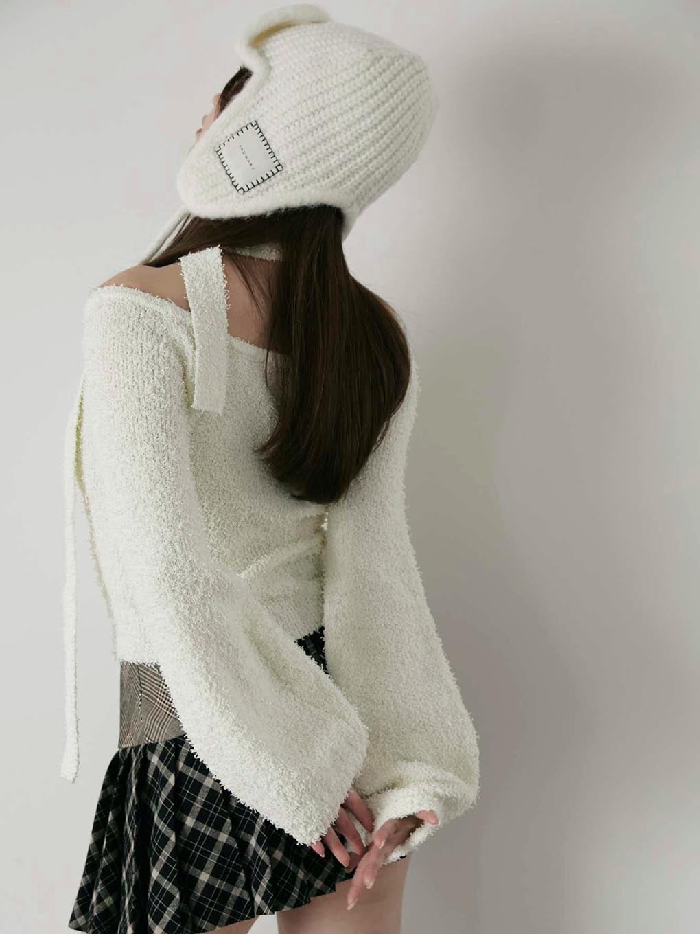 Lou offshoulder knit tops
