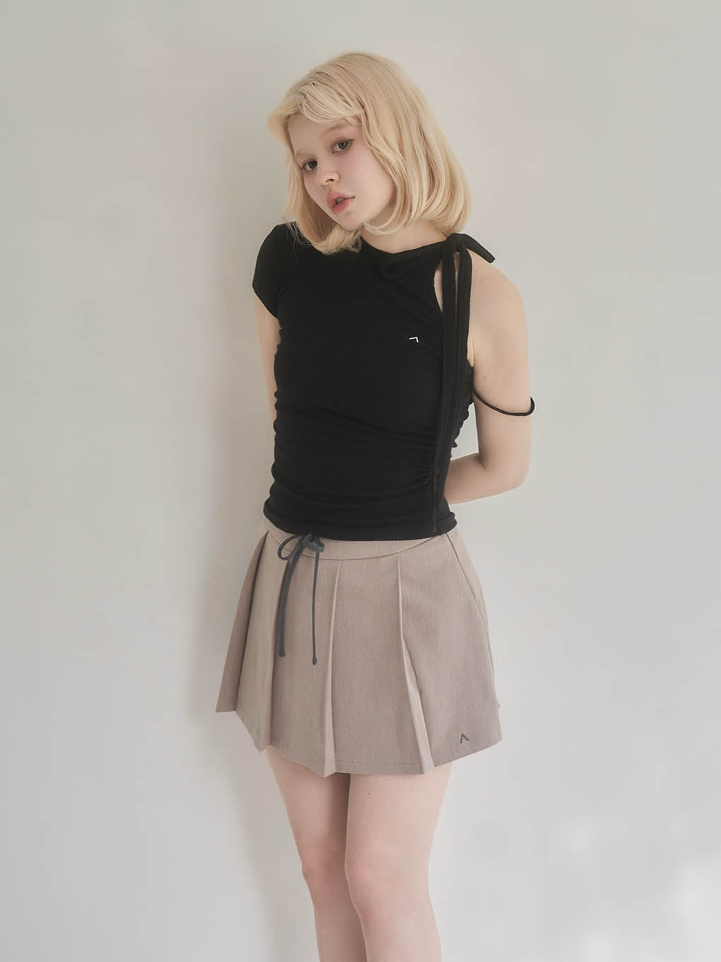 Rain pleats mini skirt