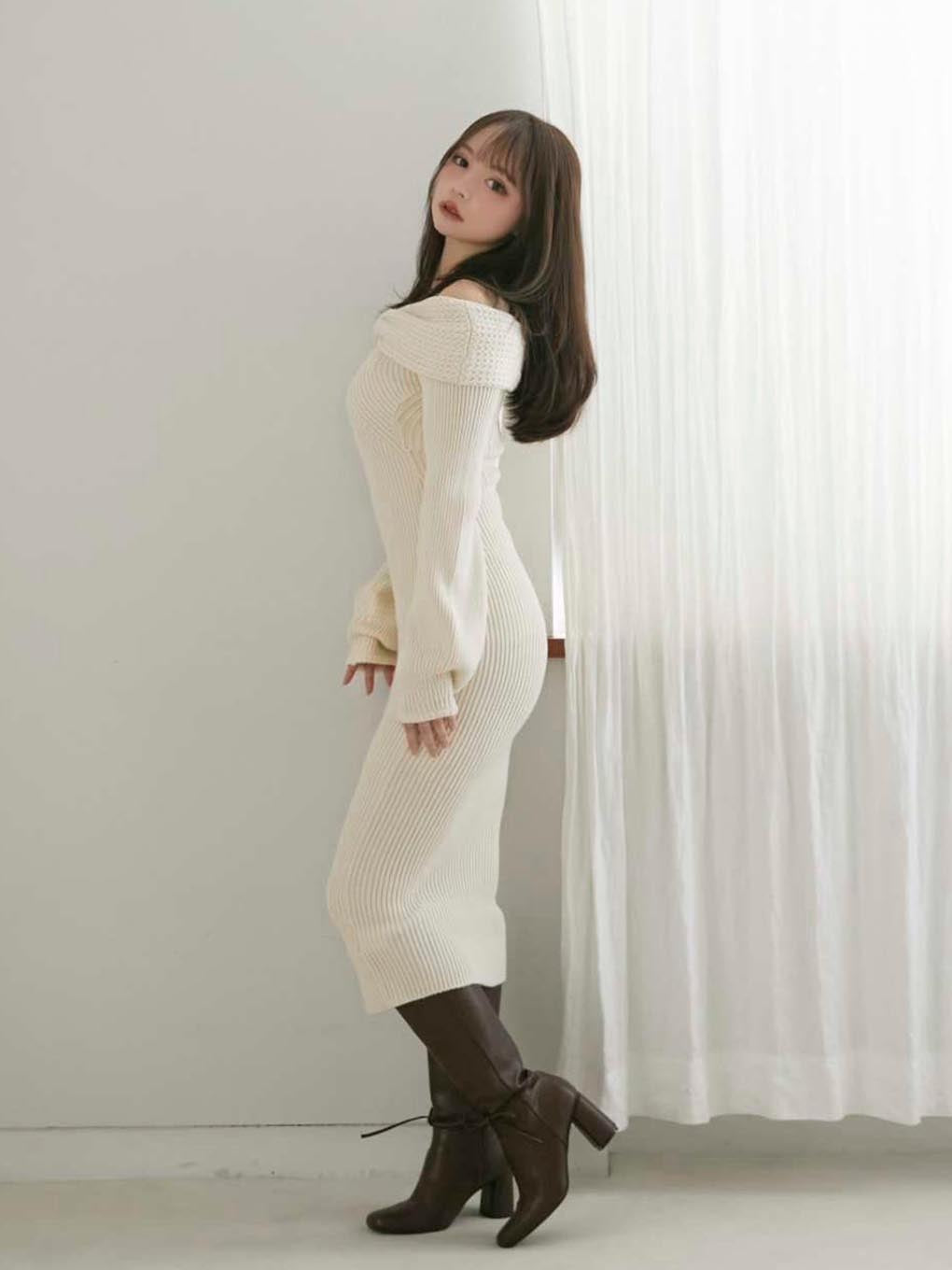 Amanda offshoulder knit dress