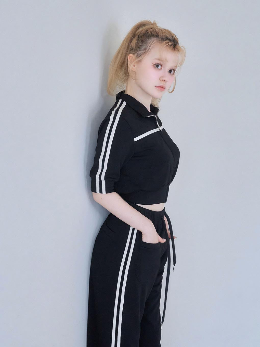 Eve line loose pants