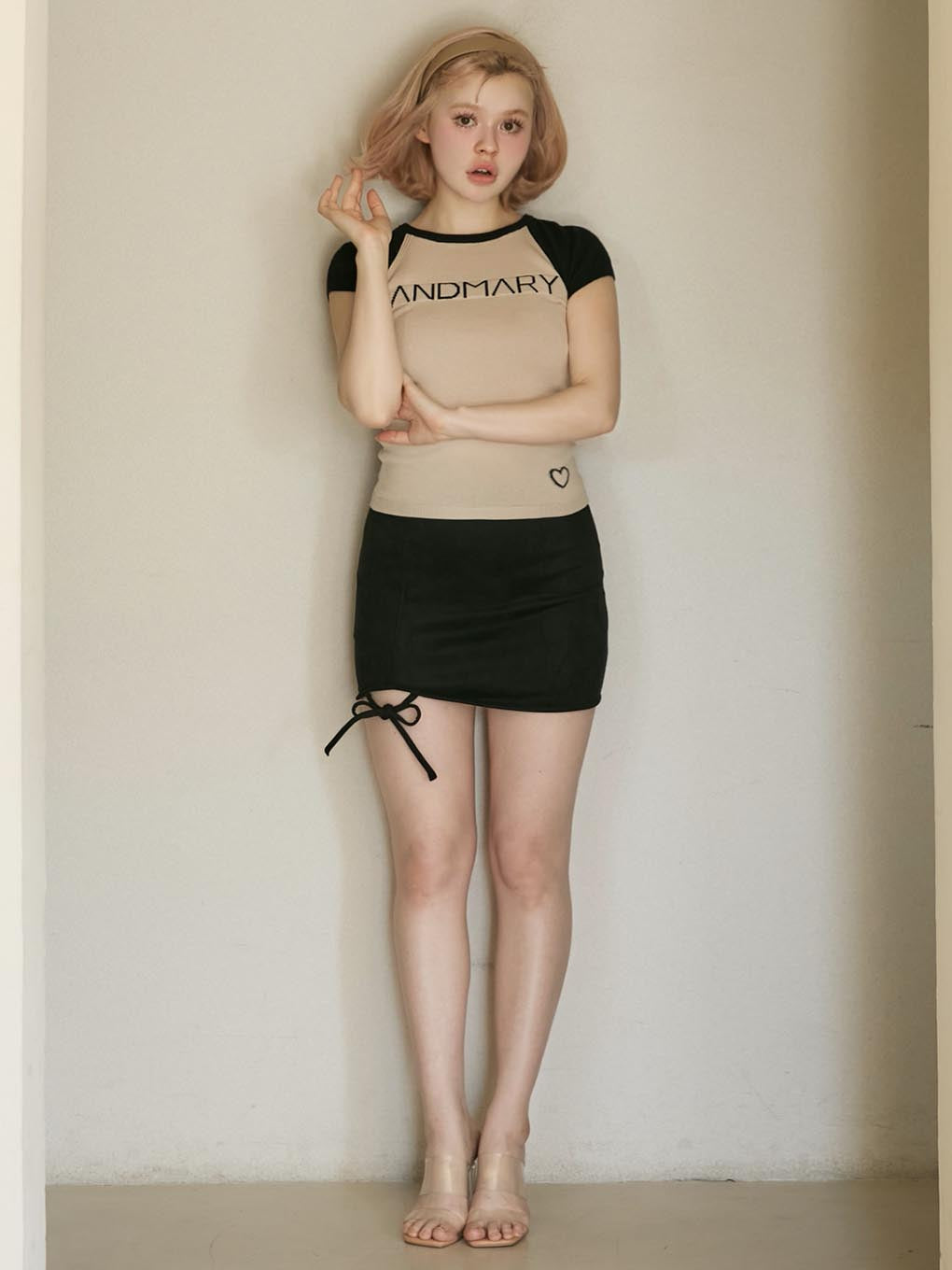 Mary logo knit tops