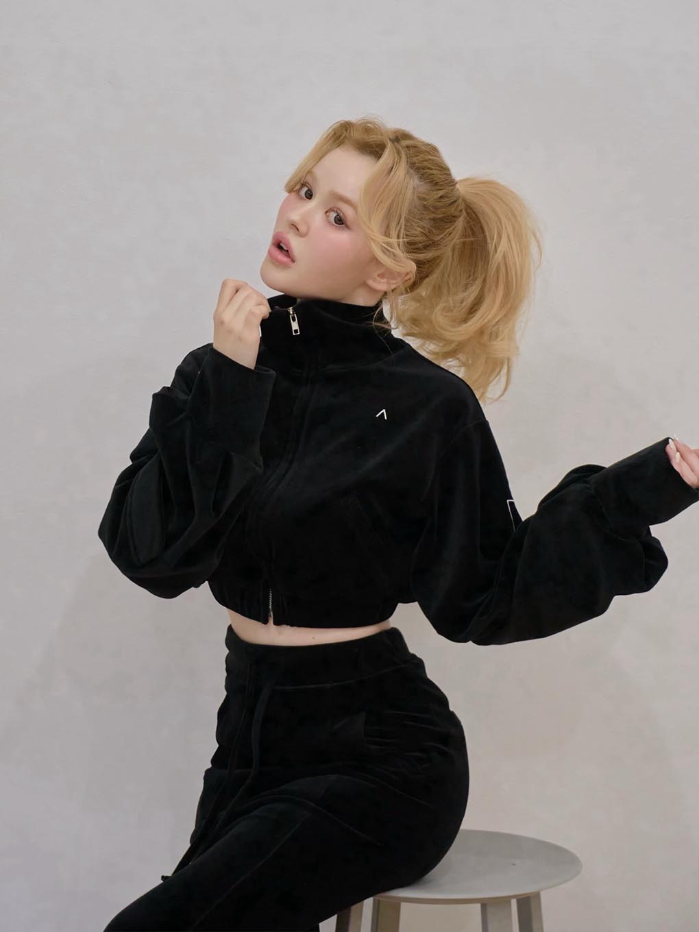 Nora pocket zip tops