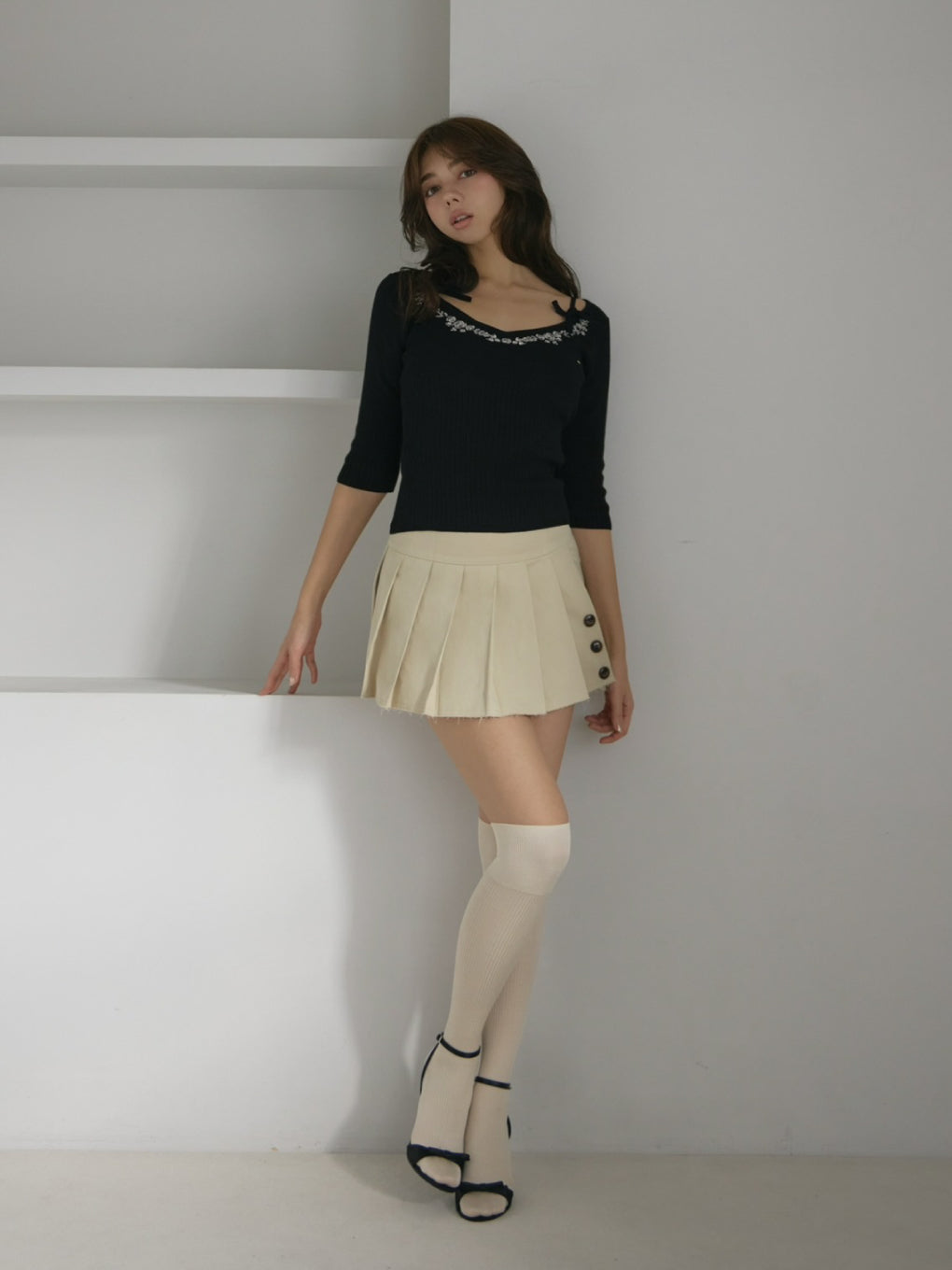 Bella embroidery set tops