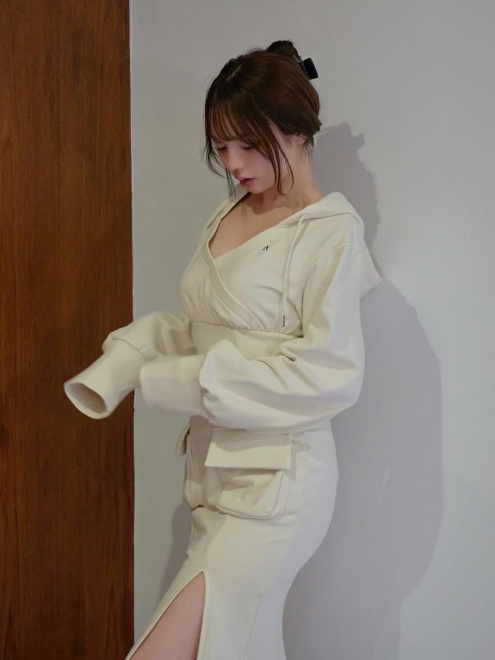 Ami pocket slit dress