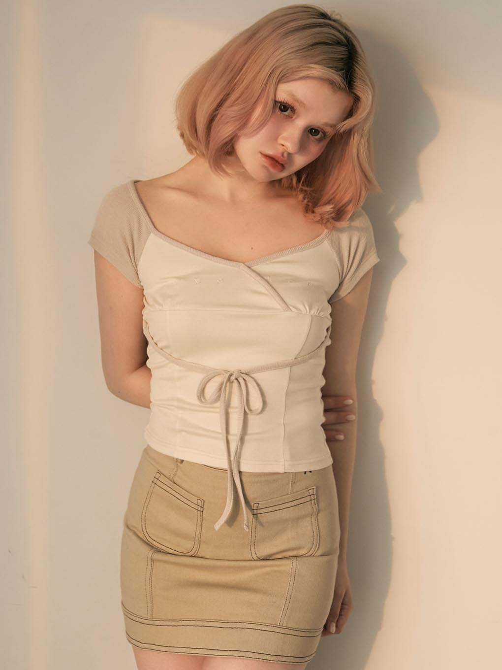 Back ribbon mini skirt