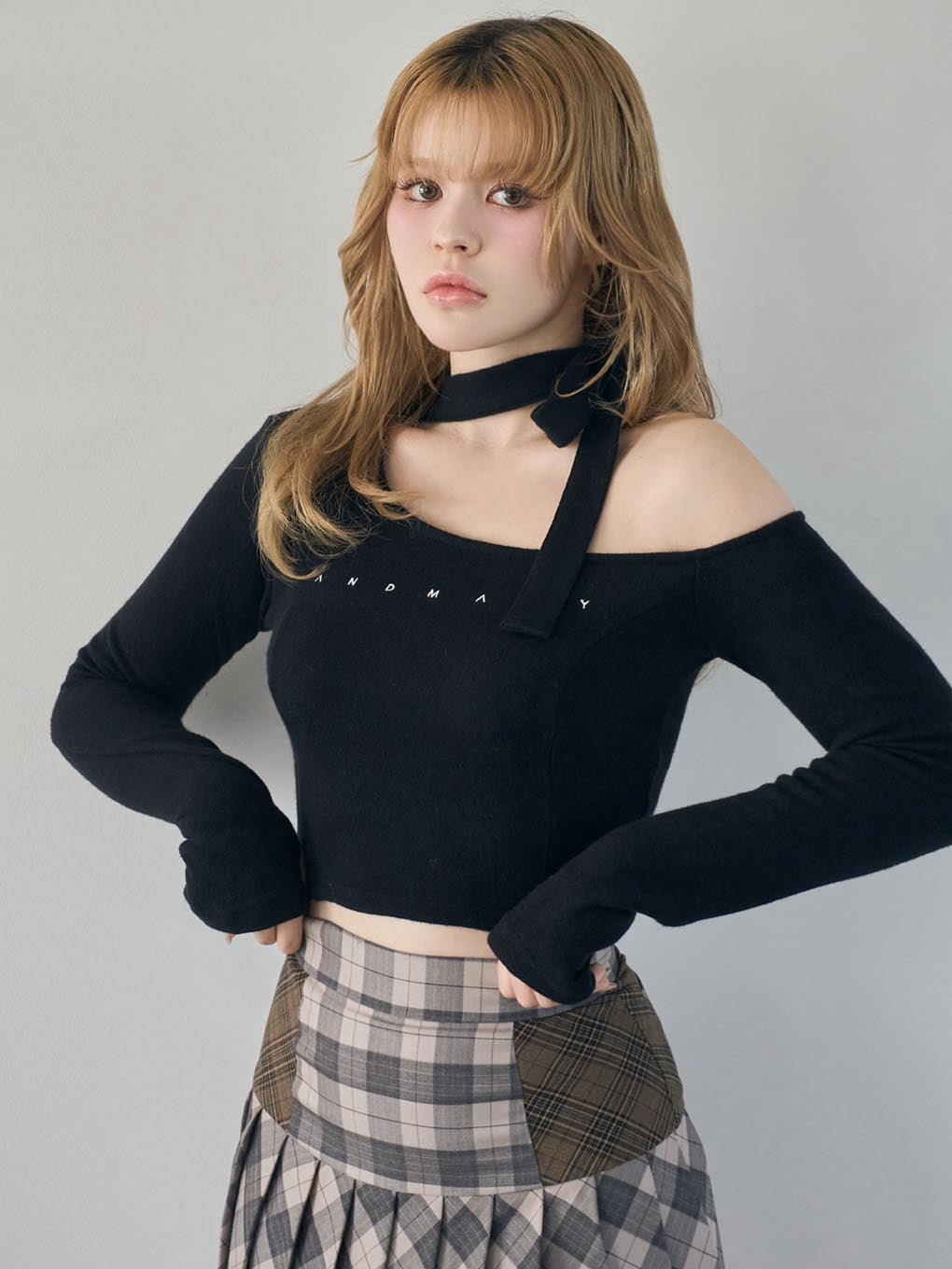 Nana ribbon oneshoulder tops