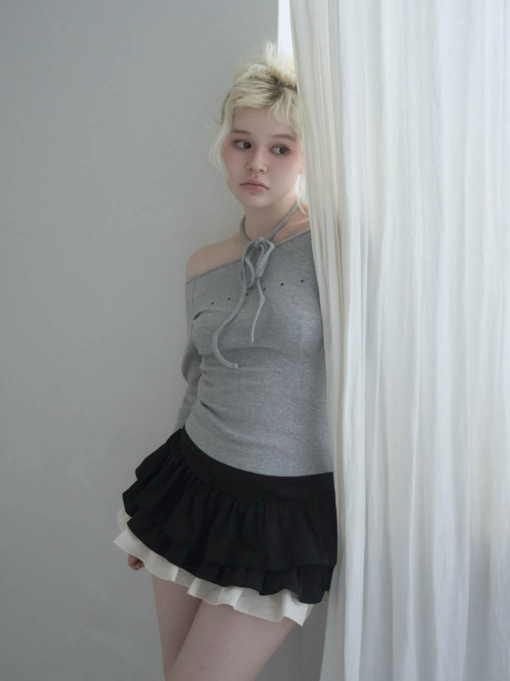Mary logo choker tops