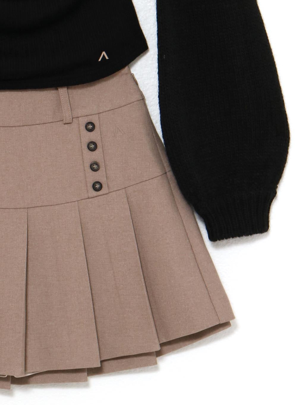 Heidi belt pleats set up