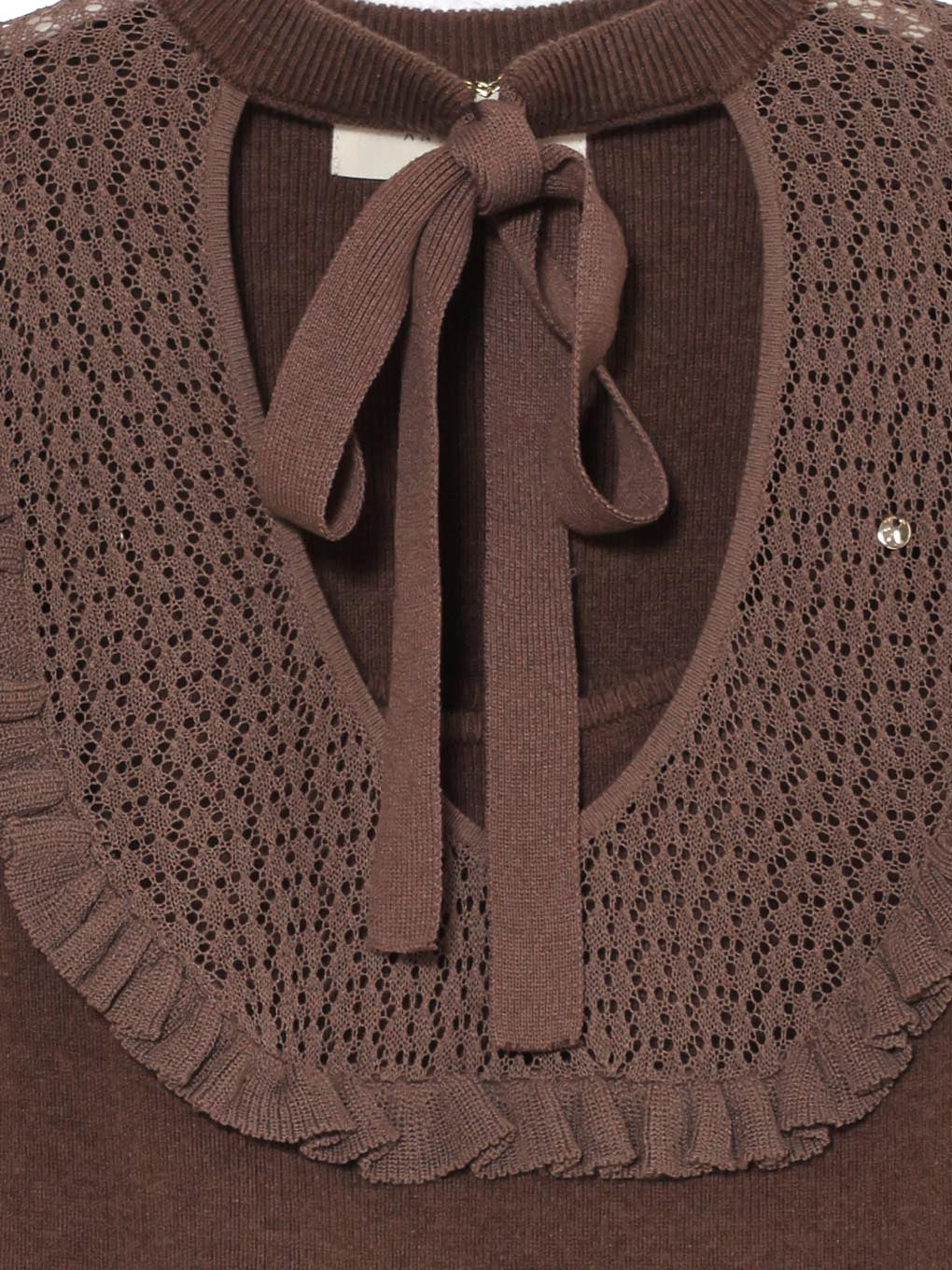 Rojita frill set up
