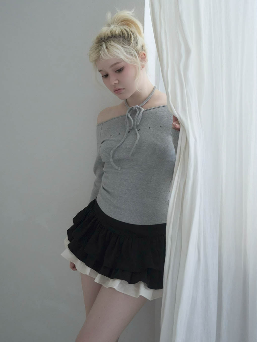Mary logo choker tops