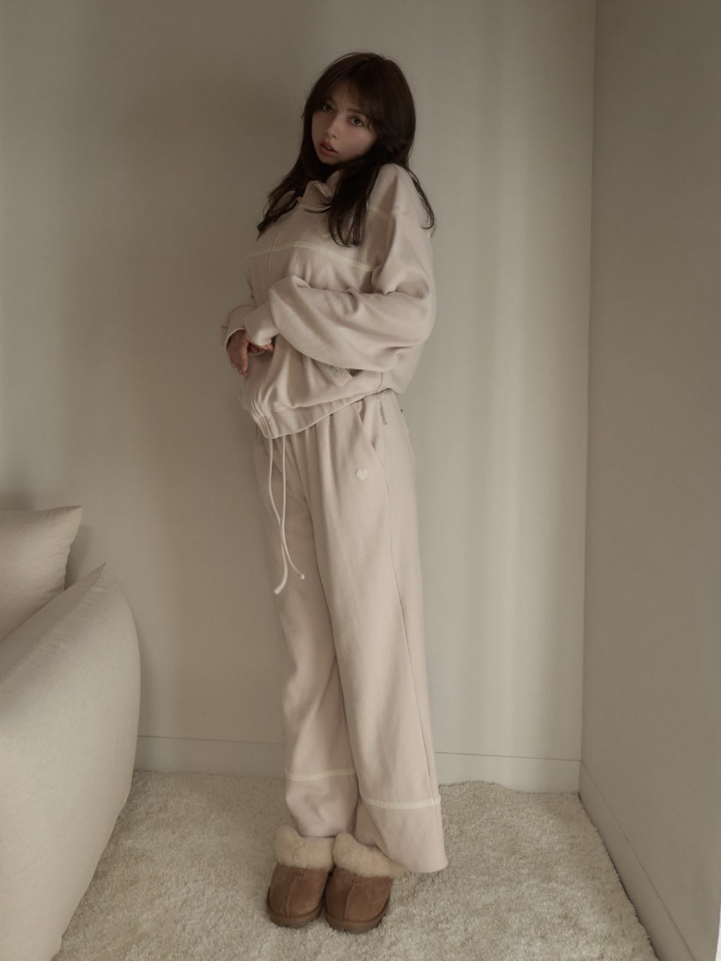 Milky pile heart zip tops