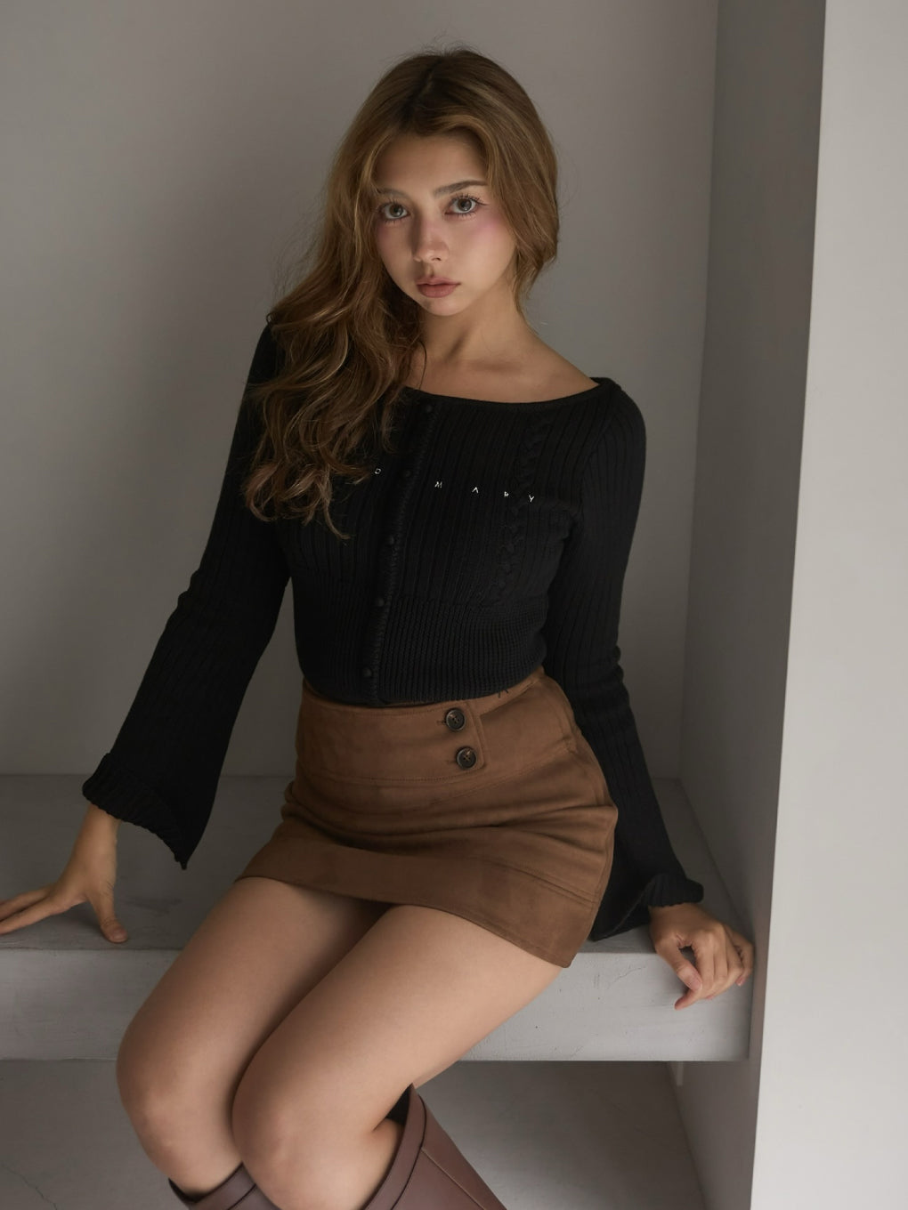 Raka suede belt skirt