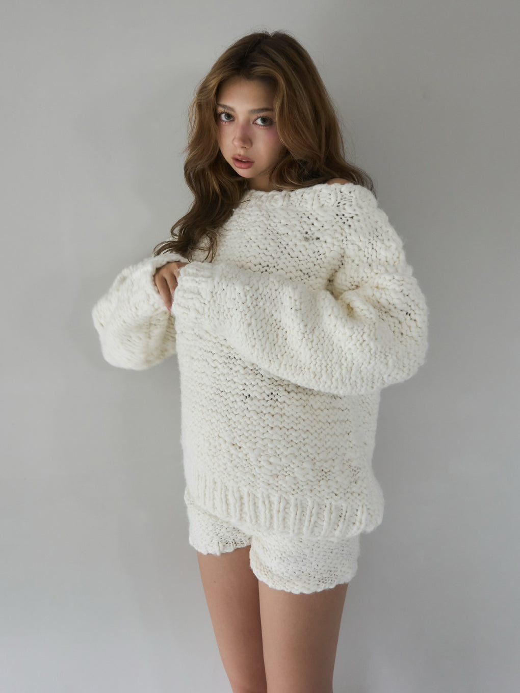 Fluffy handknit set up