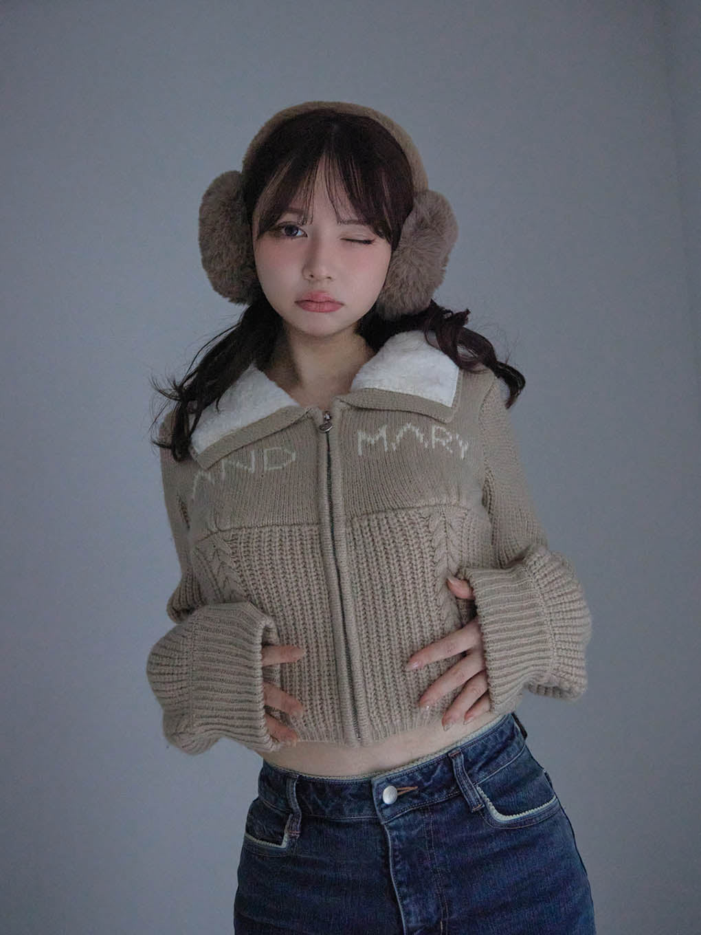 Mary logo zip tops
