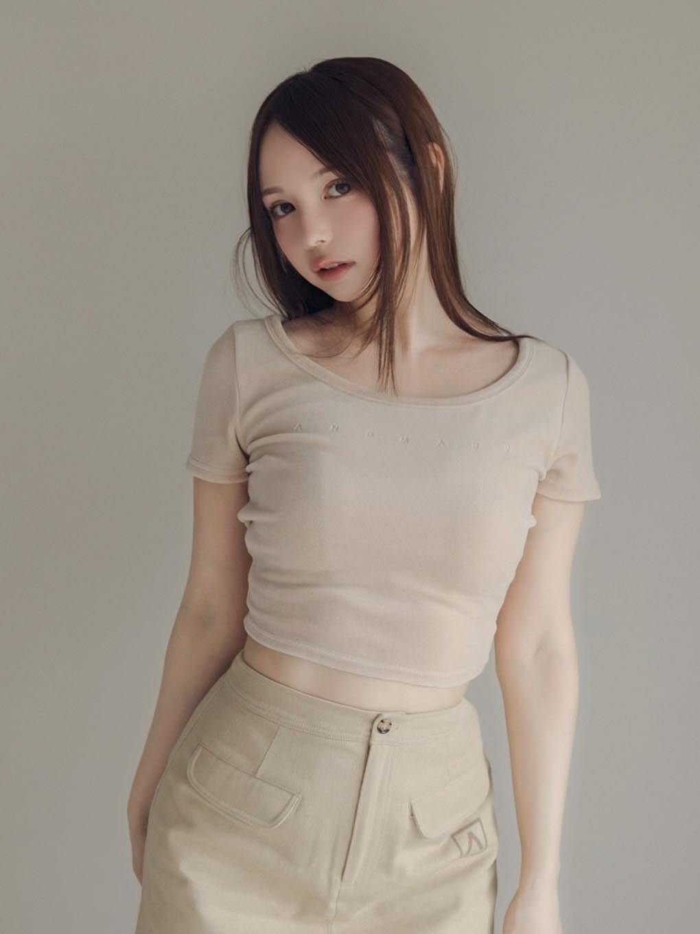 日本安い ANDMARY Mew frill tops ベージュ - トップス