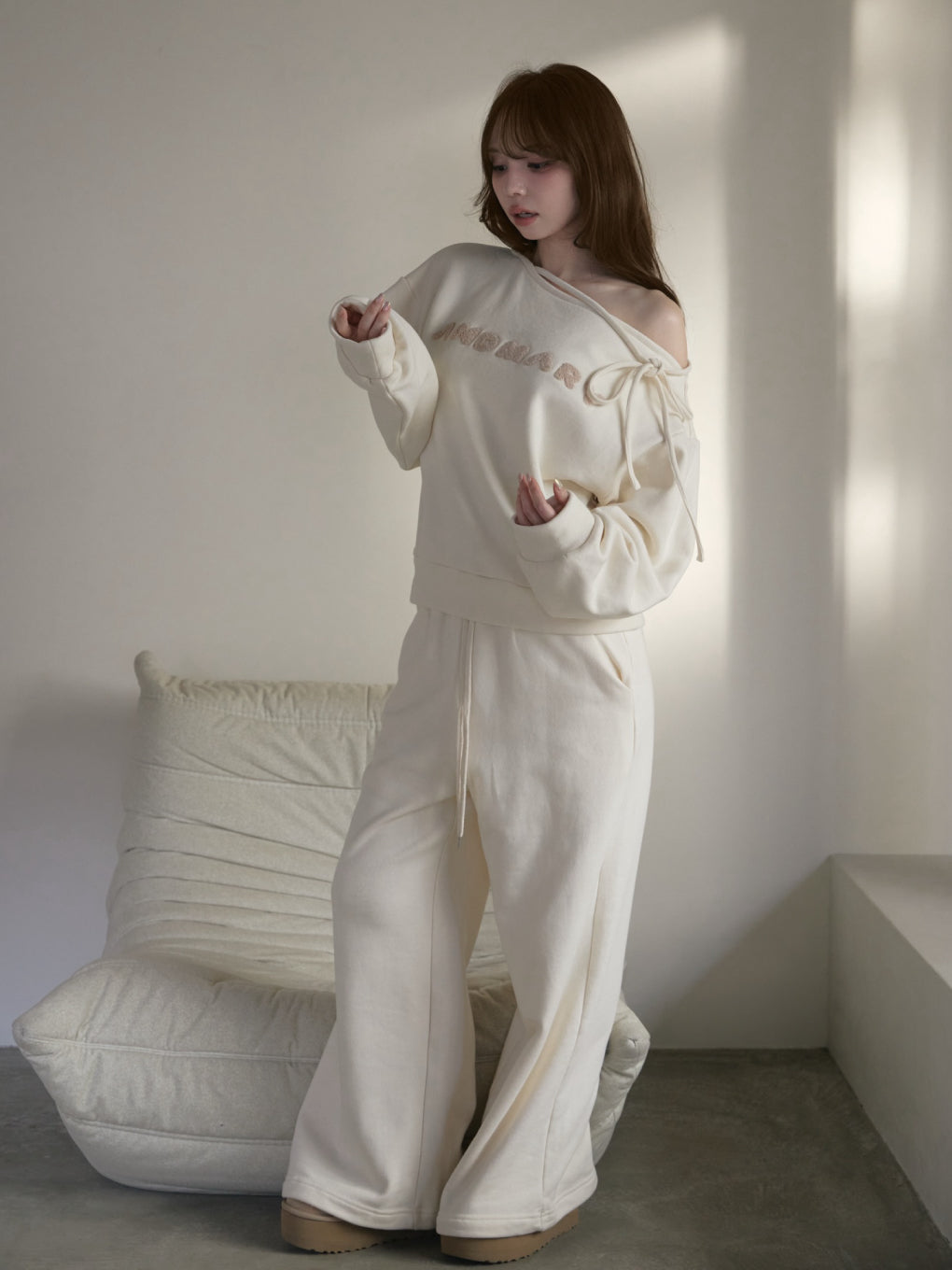 Mary logo loose set up